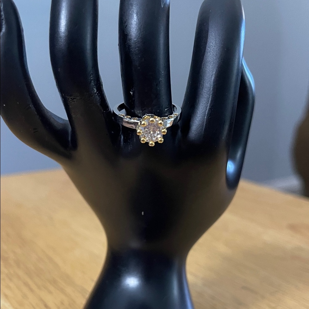 Elegant Gold and Silver Women's Ring